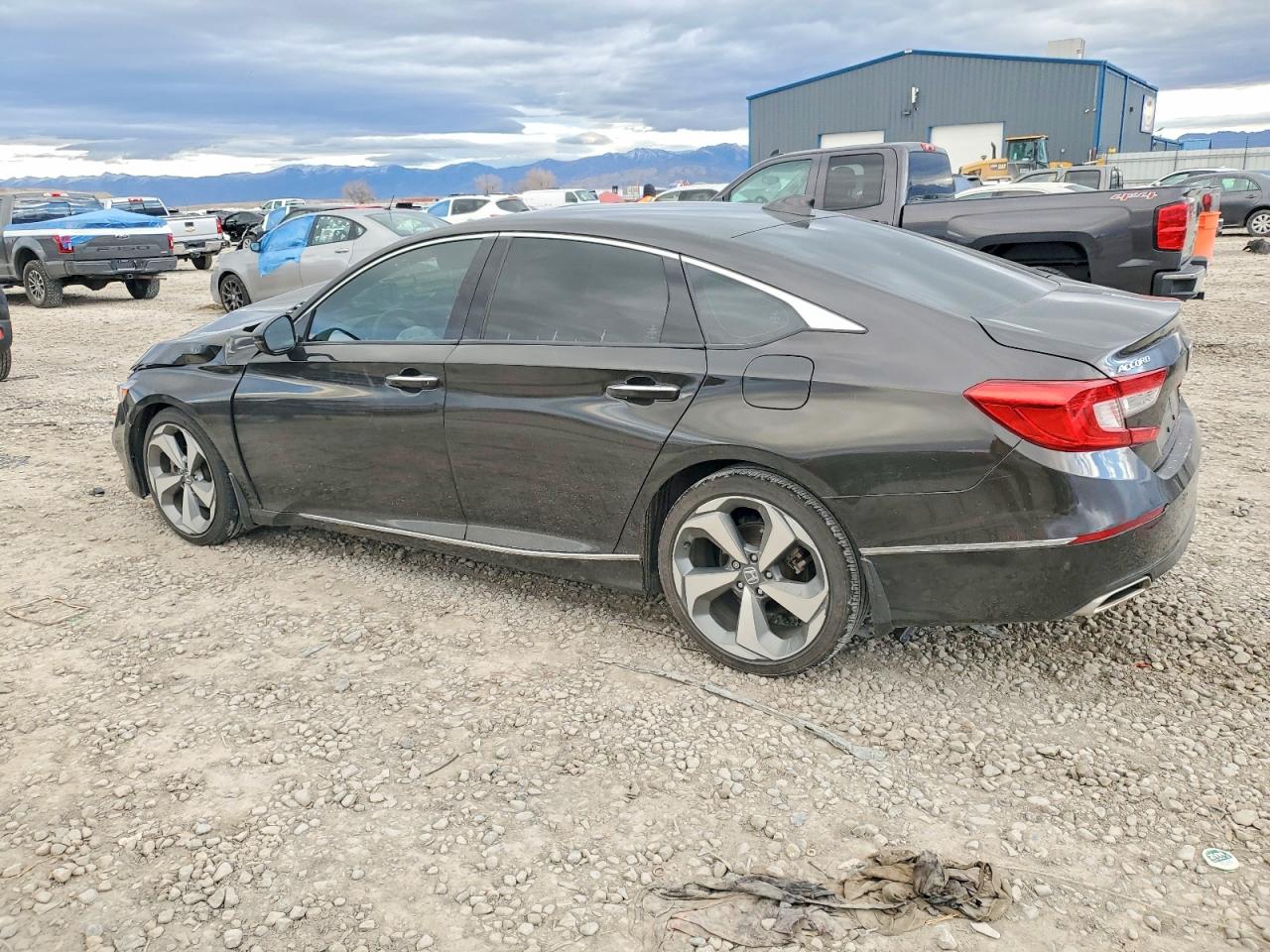 2018 HONDA ACCORD TOURING photo 3