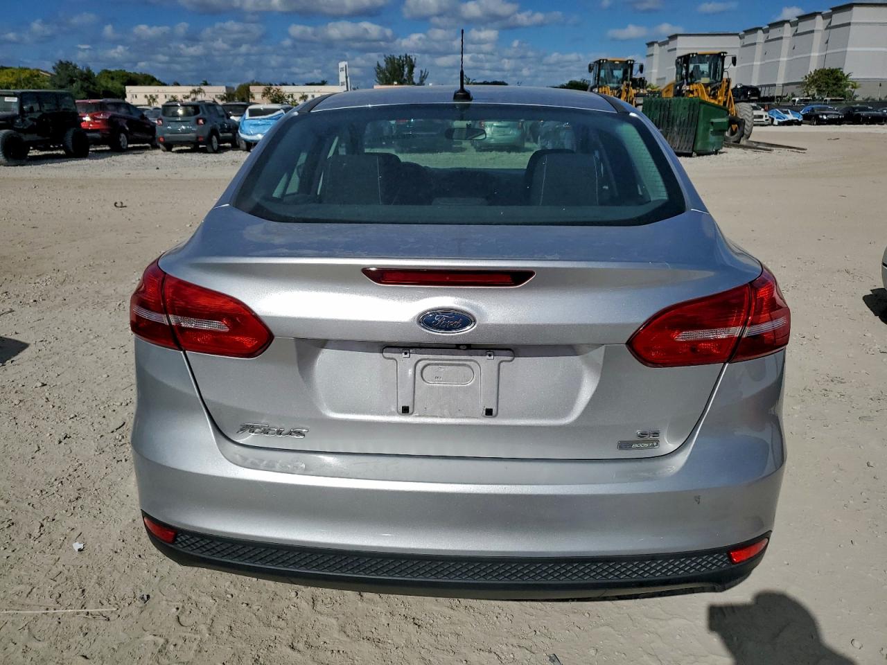 2017 FORD FOCUS SE photo 6
