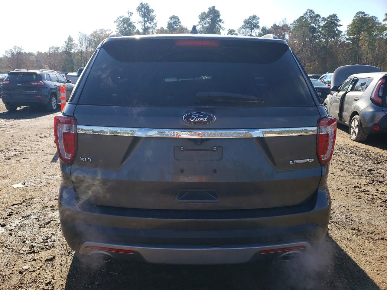 2016 FORD EXPLORER XLT photo 6