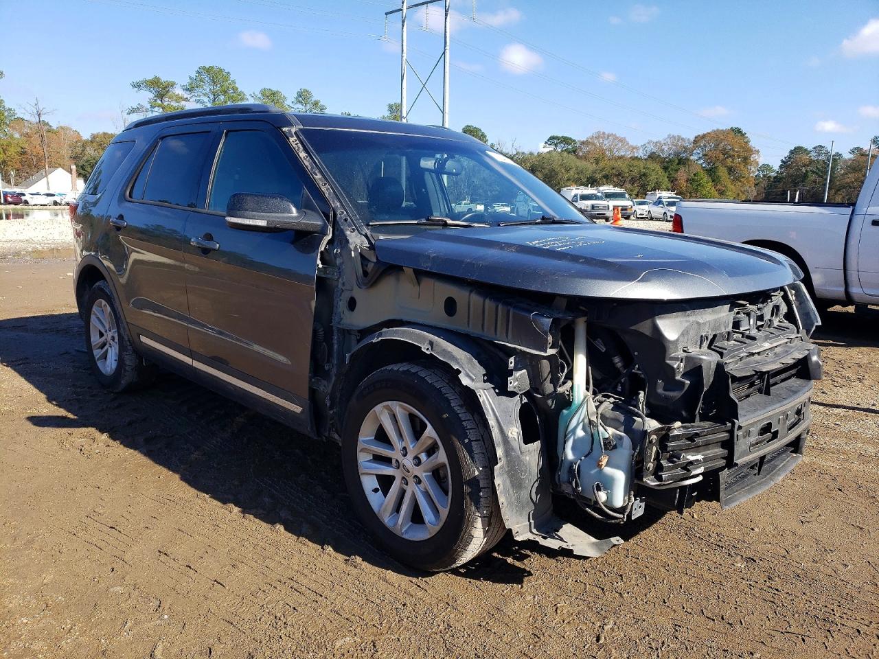 2016 FORD EXPLORER XLT photo 4