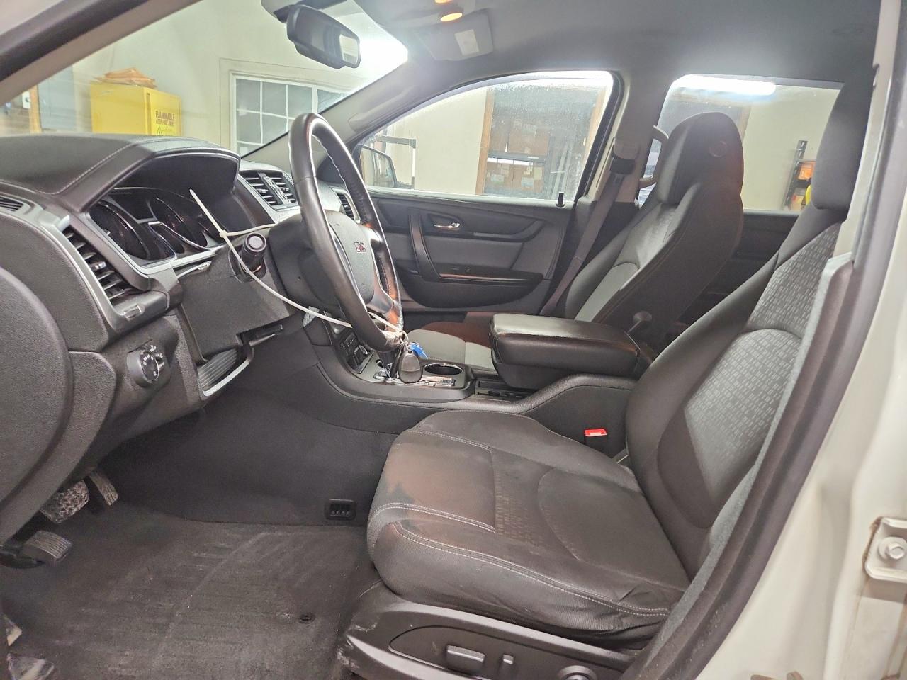 2015 GMC ACADIA SLE photo 7