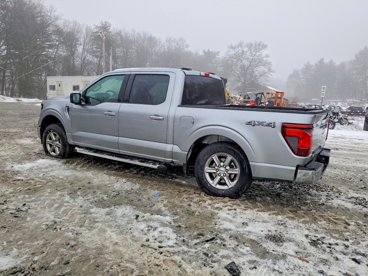 2025 FORD F150 XLT photo 2