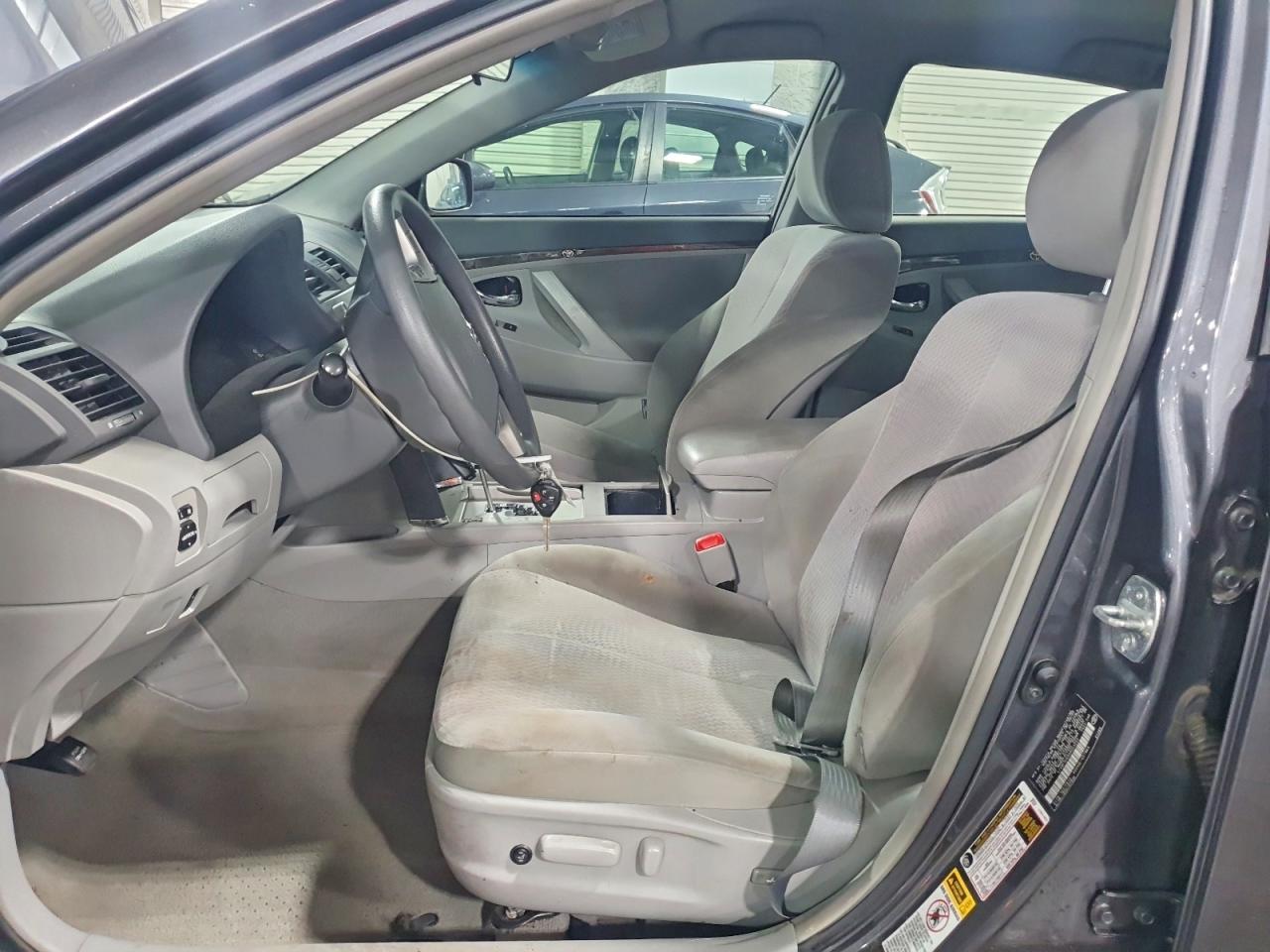 2010 TOYOTA CAMRY BASE photo 7