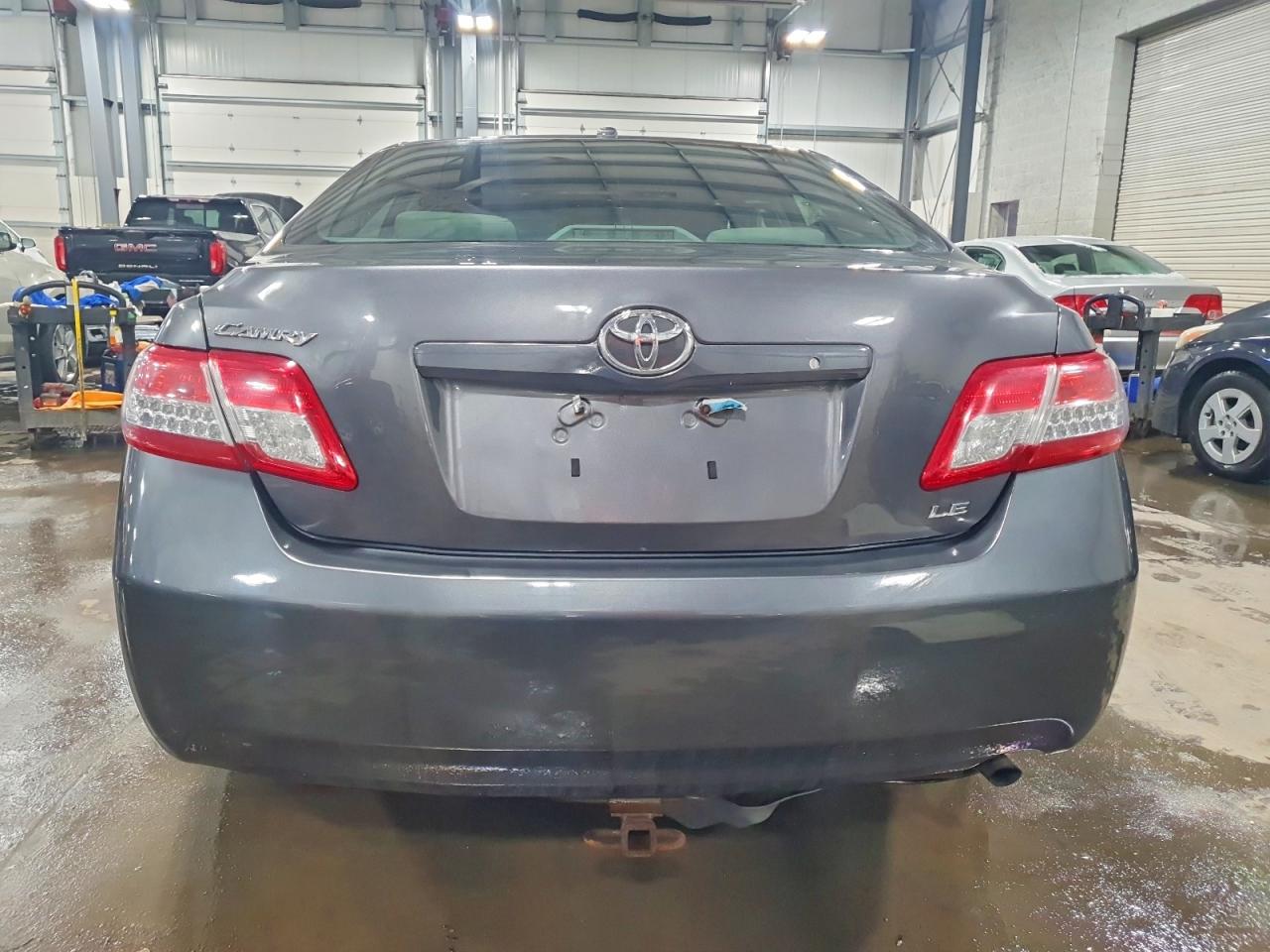 2010 TOYOTA CAMRY BASE photo 6