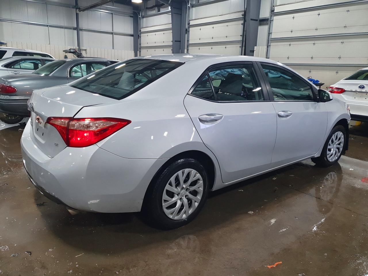 2019 TOYOTA COROLLA L photo 3
