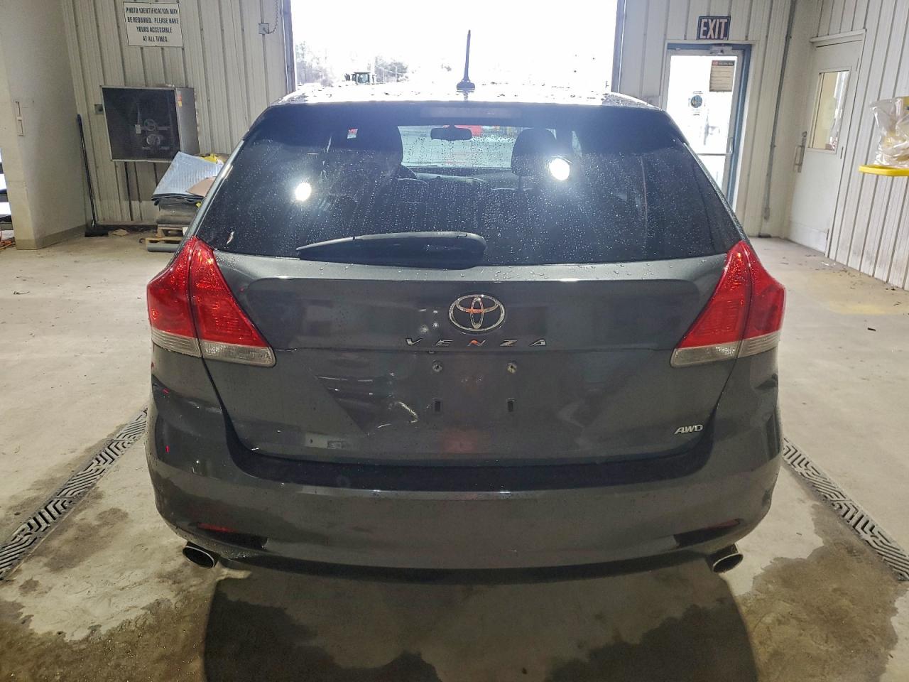 2010 TOYOTA VENZA photo 11
