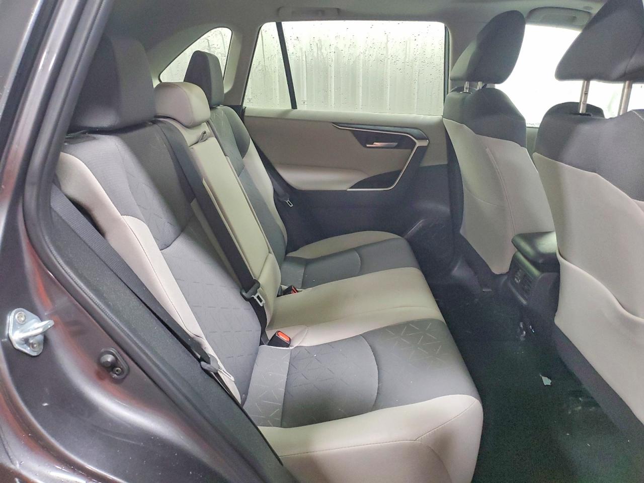 2024 TOYOTA RAV4 XLE photo 11