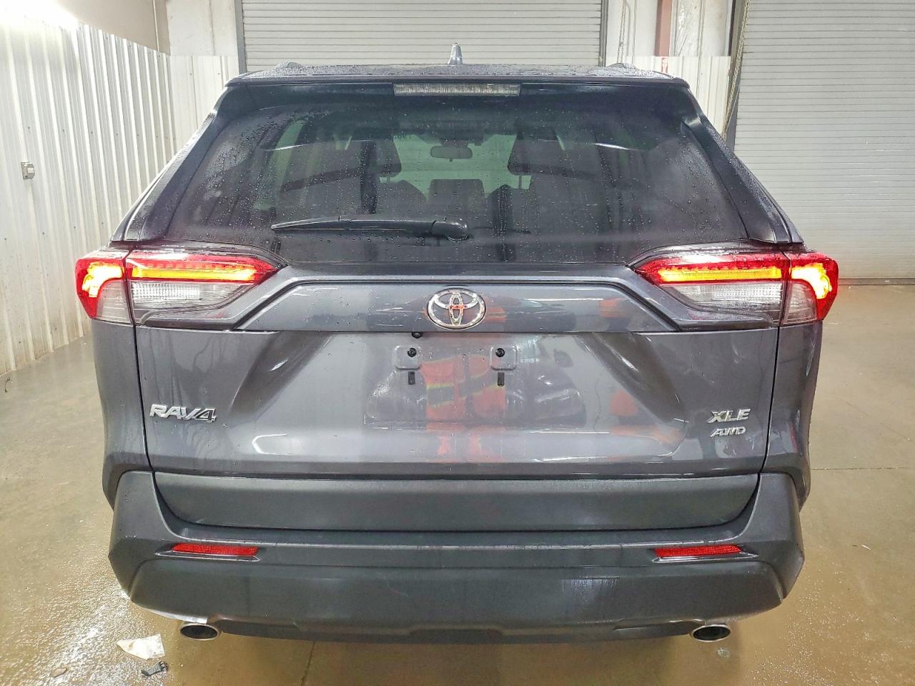 2024 TOYOTA RAV4 XLE photo 6