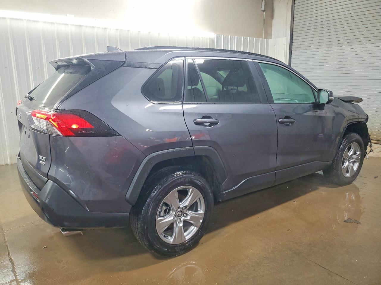 2024 TOYOTA RAV4 XLE photo 3