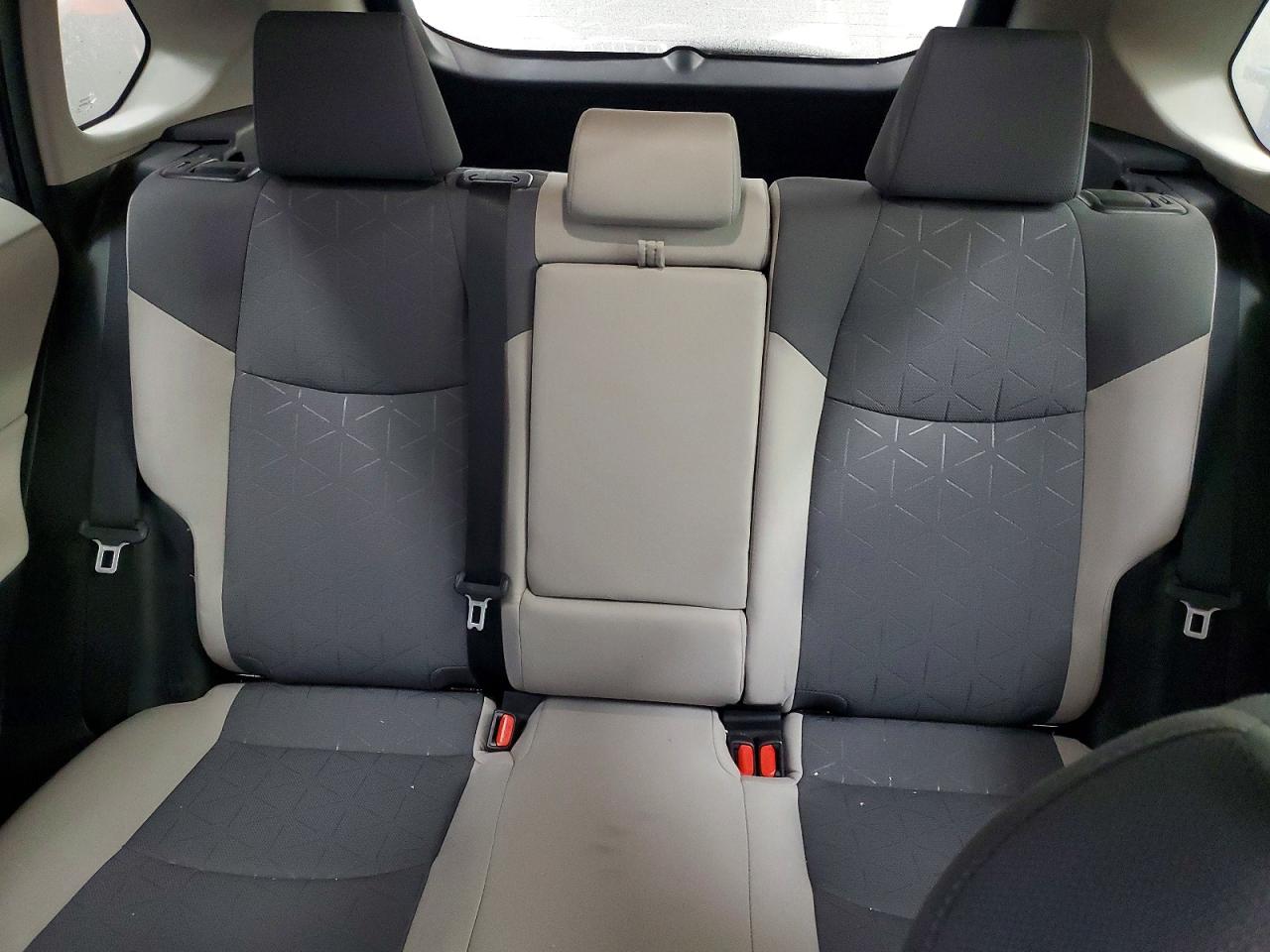 2024 TOYOTA RAV4 XLE photo 10