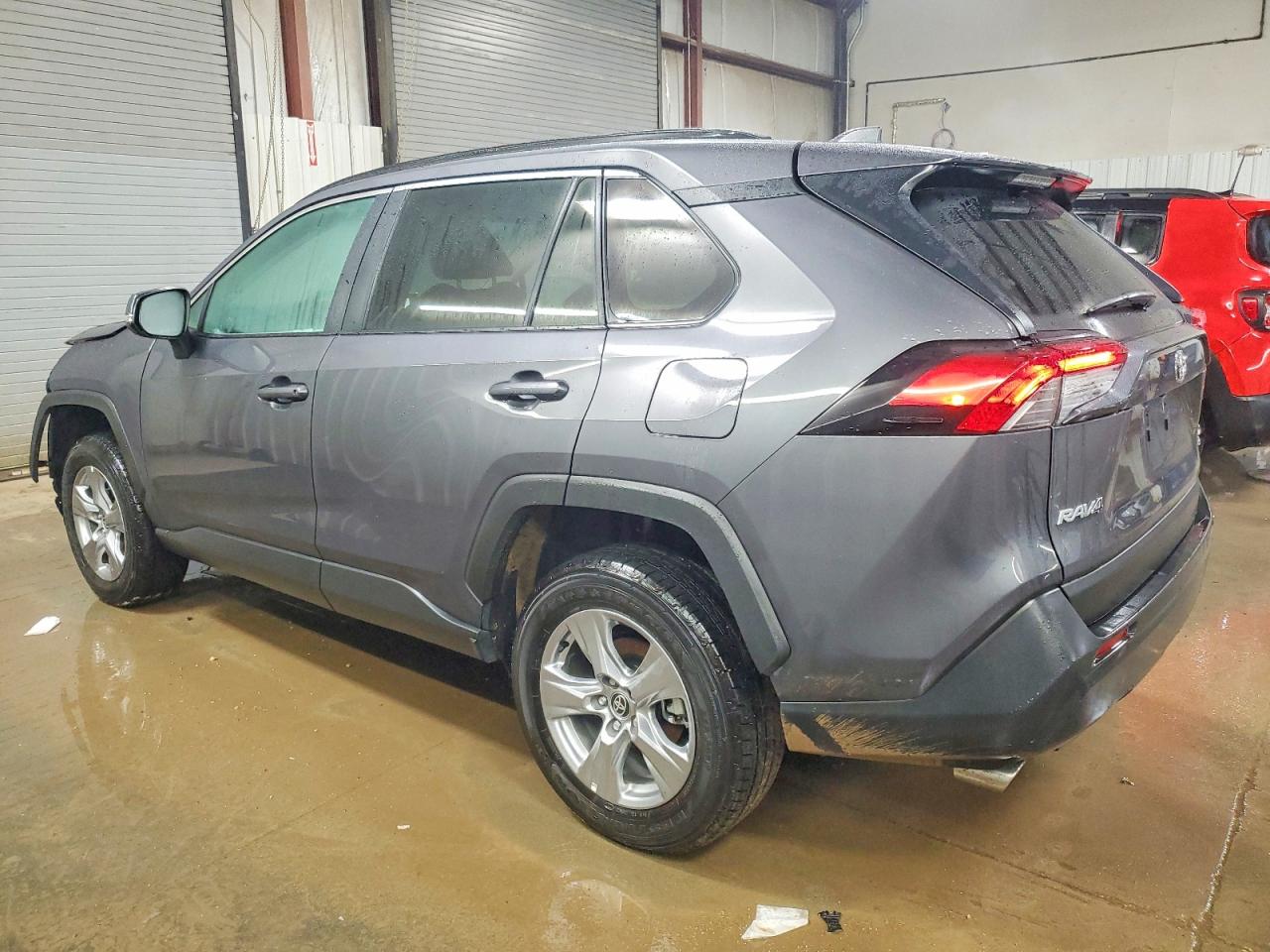 2024 TOYOTA RAV4 XLE photo 2