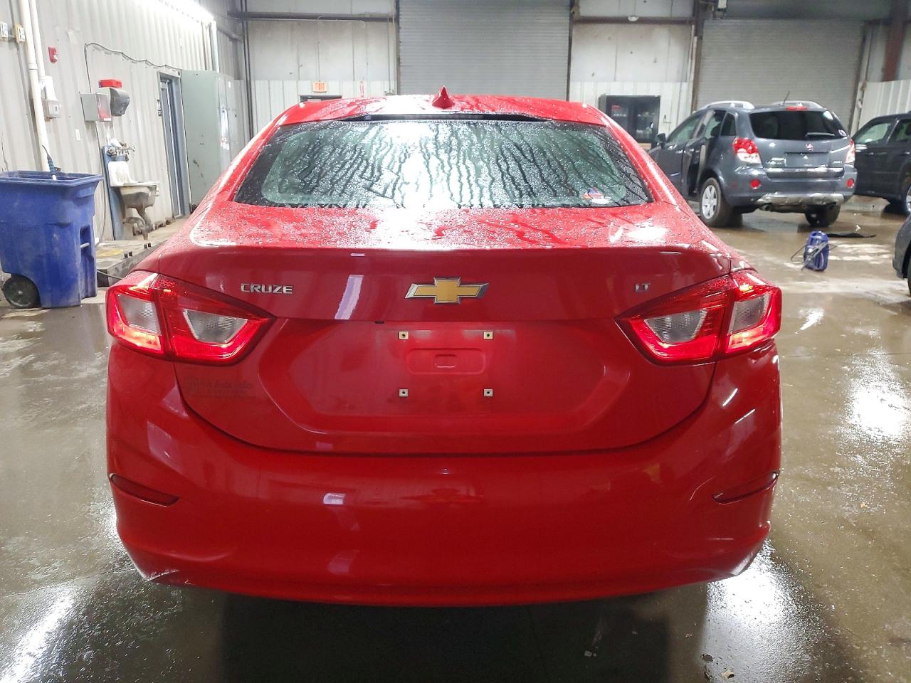 2017 CHEVROLET CRUZE LT photo 6
