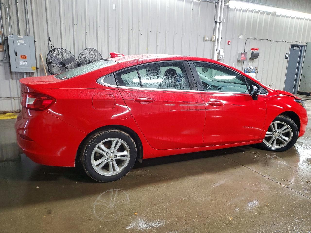 2017 CHEVROLET CRUZE LT photo 3