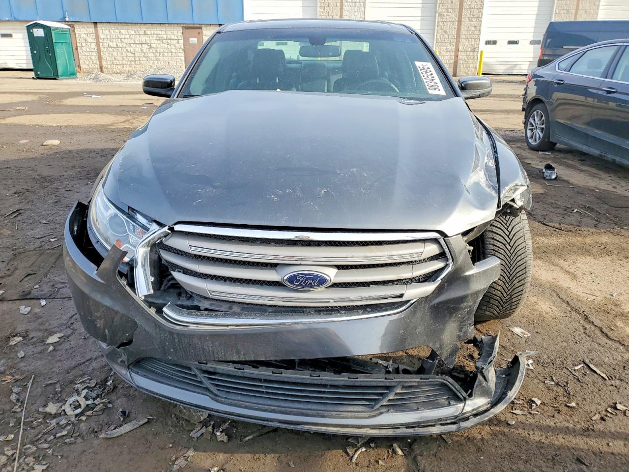 2016 FORD TAURUS SEL photo 5