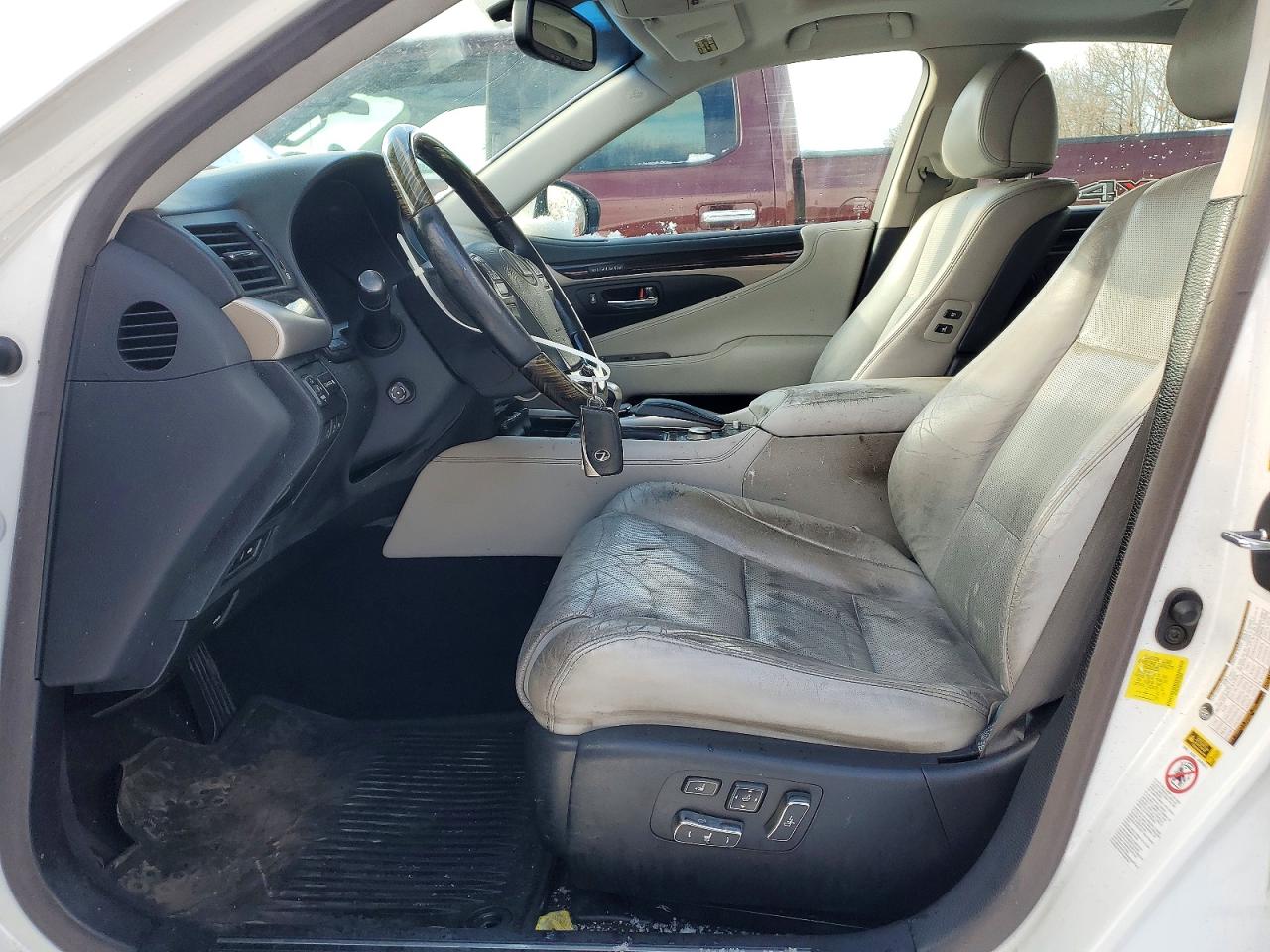 2014 LEXUS LS 460 photo 7