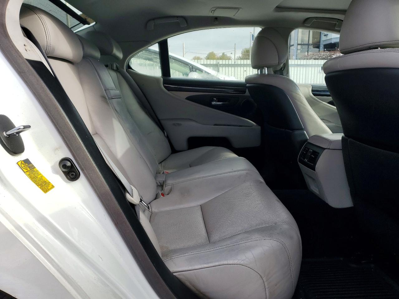 2014 LEXUS LS 460 photo 10