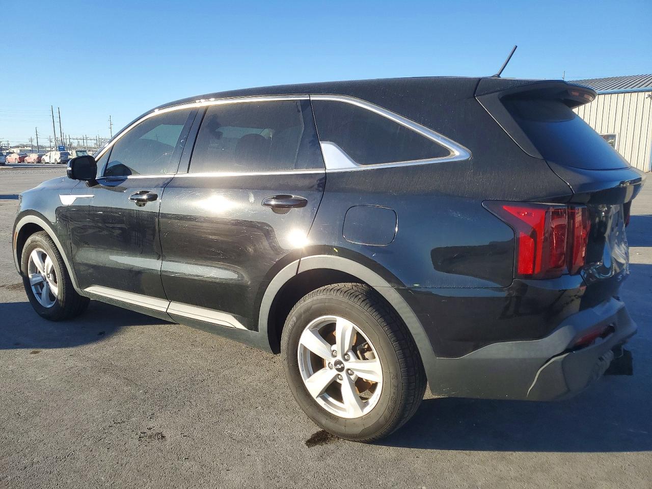 2022 KIA SORENTO LX photo 2