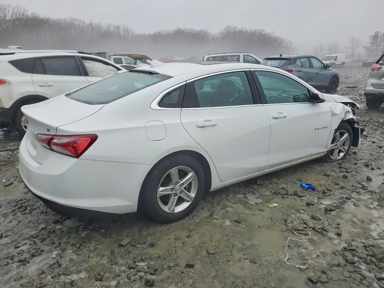 2022 CHEVROLET MALIBU LT photo 3