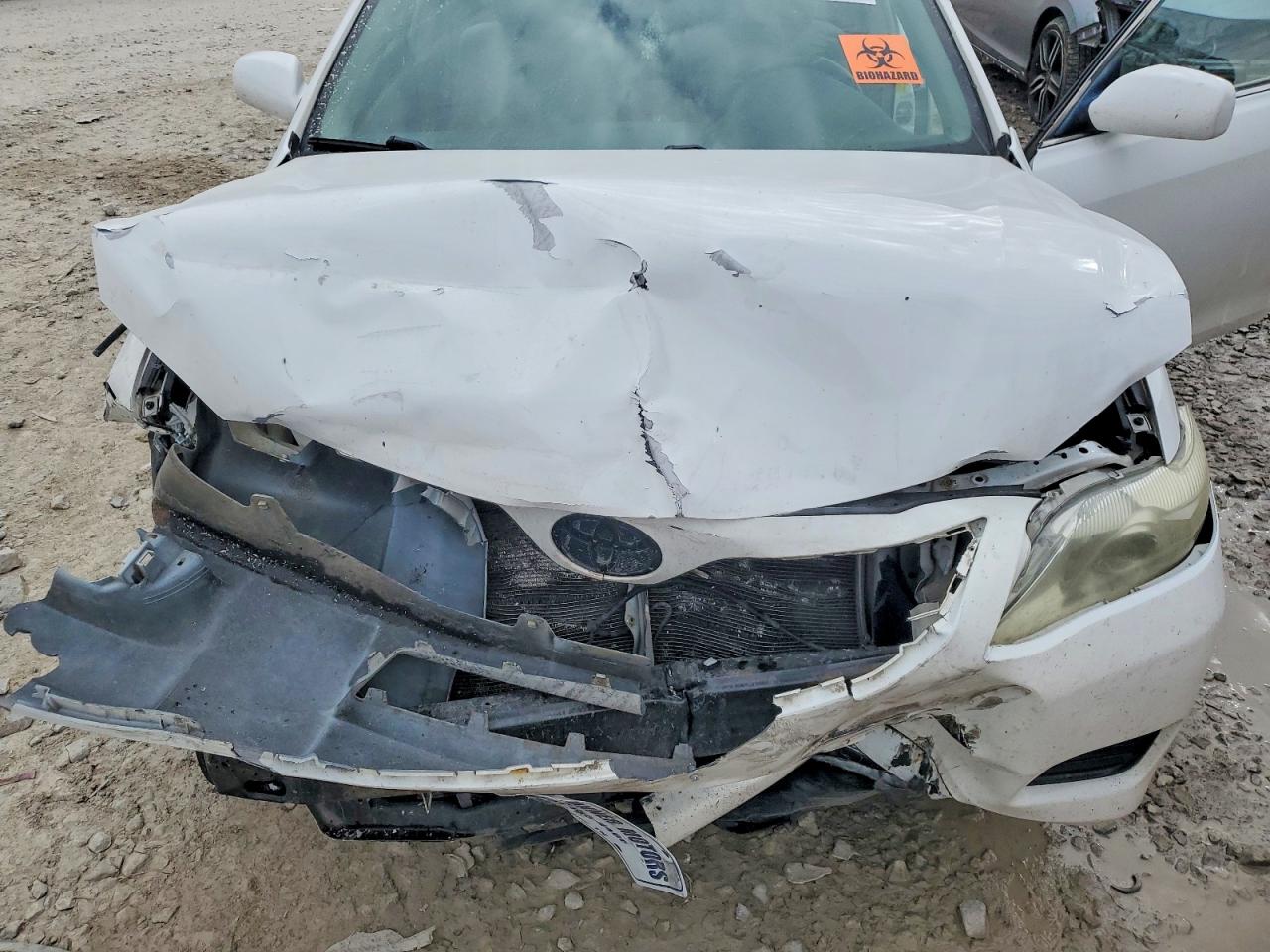 2011 TOYOTA CAMRY BASE photo 11
