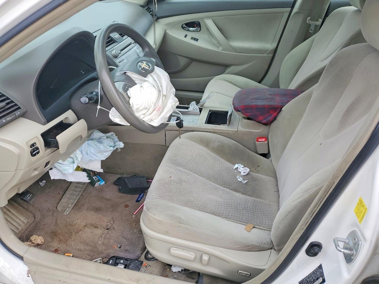 2011 TOYOTA CAMRY BASE photo 7