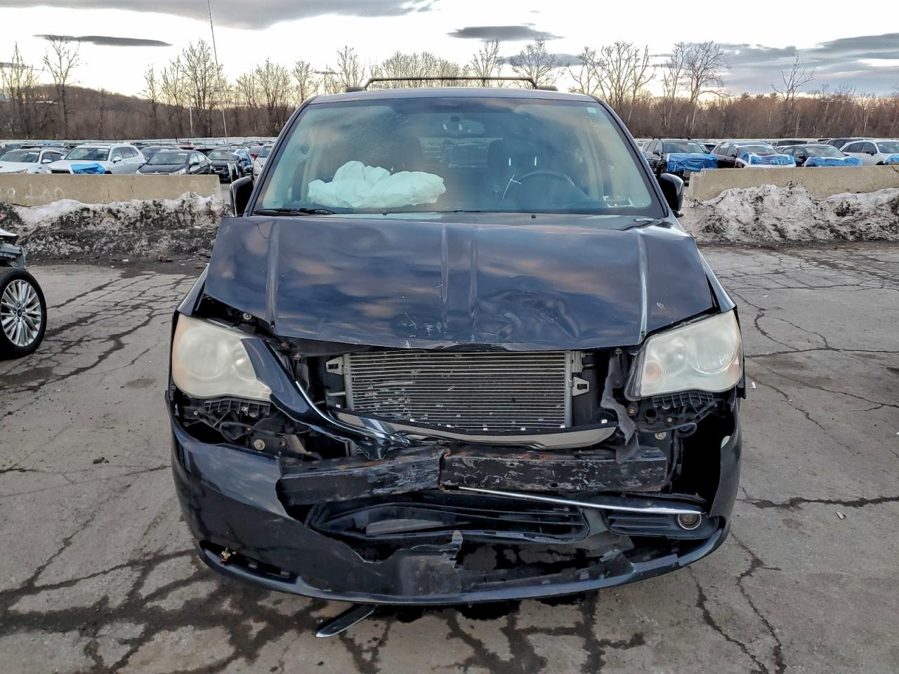 2012 CHRYSLER TOWN & COUNTRY TOURING photo 5
