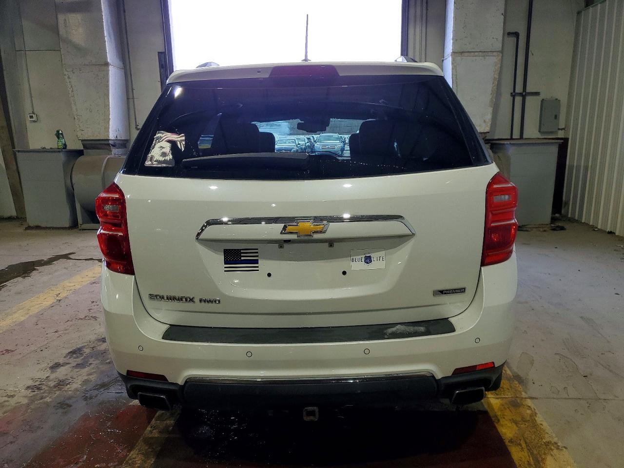 2017 CHEVROLET EQUINOX PREMIER photo 6