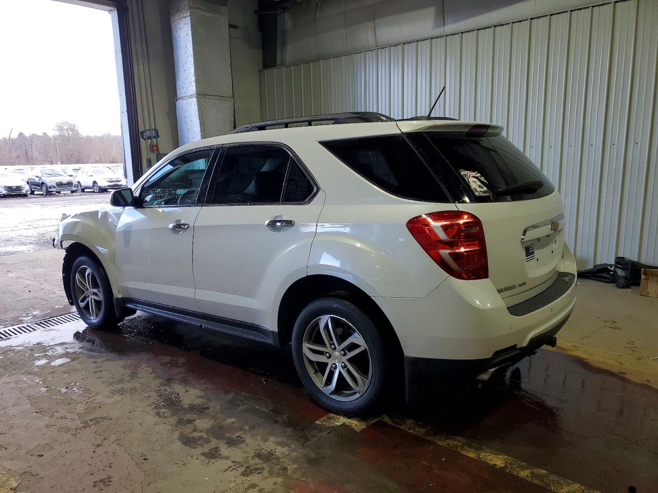 2017 CHEVROLET EQUINOX PREMIER photo 2