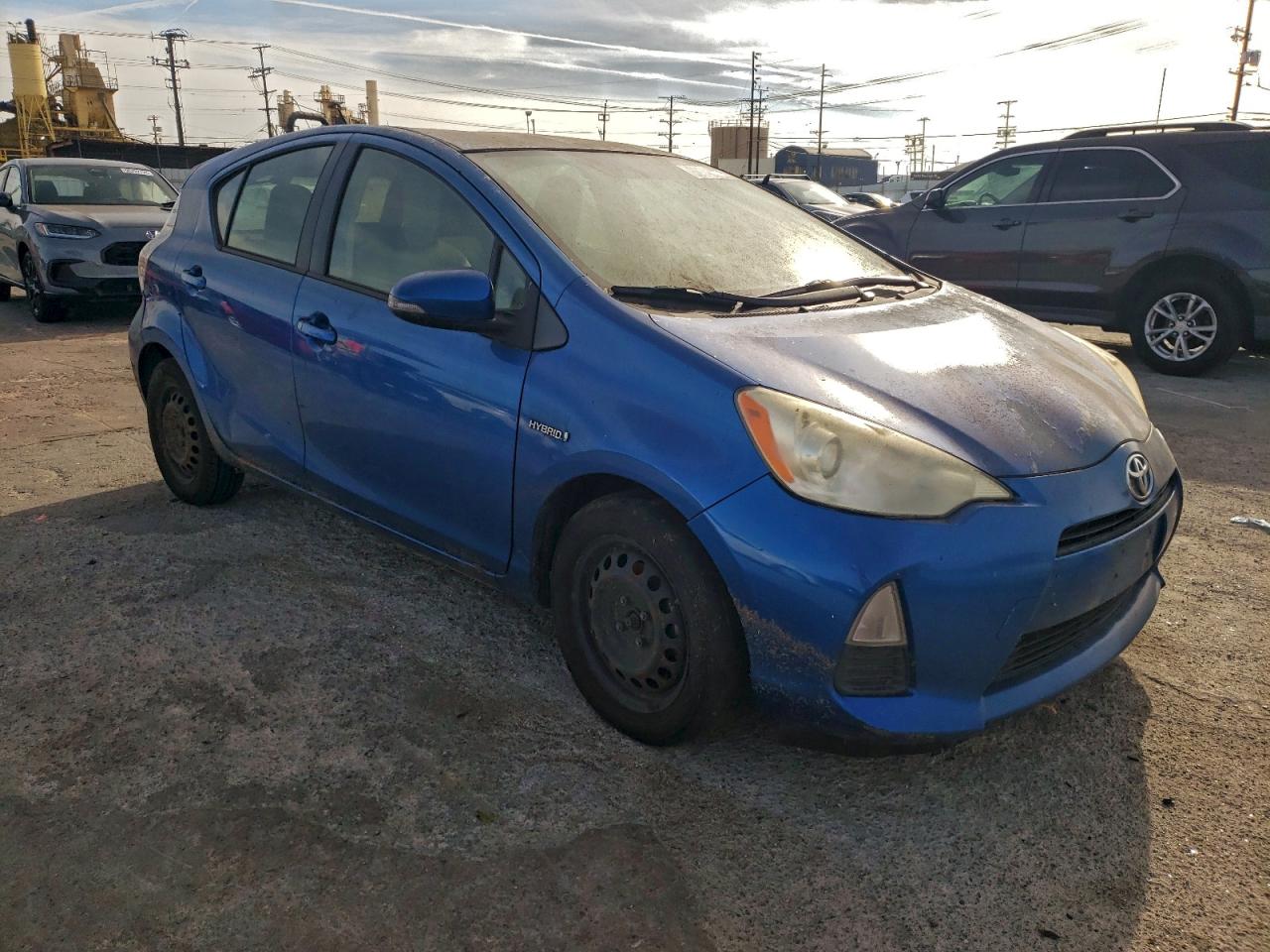2013 TOYOTA PRIUS C photo 4