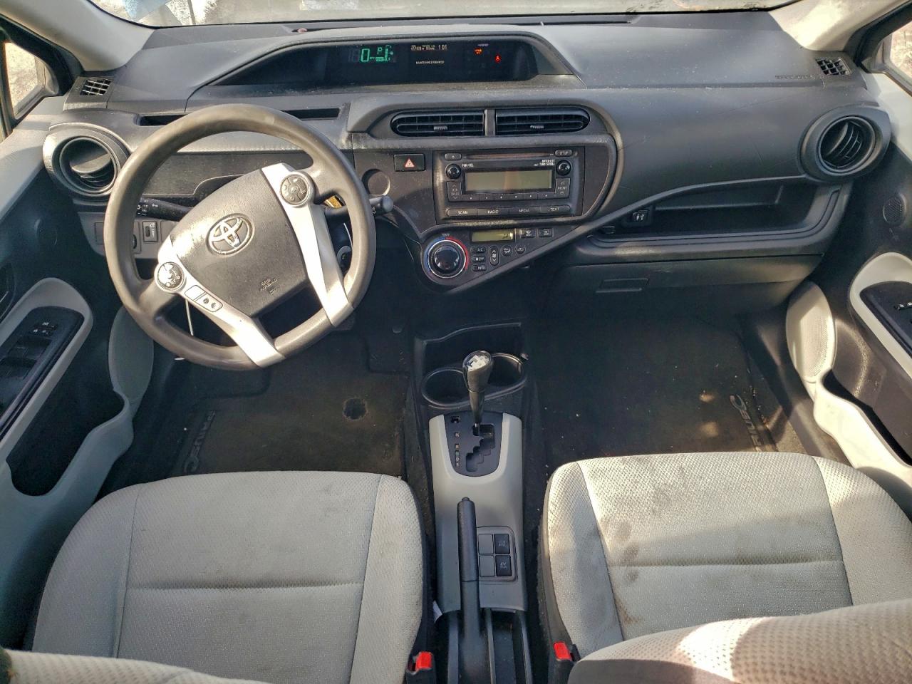 2013 TOYOTA PRIUS C photo 8