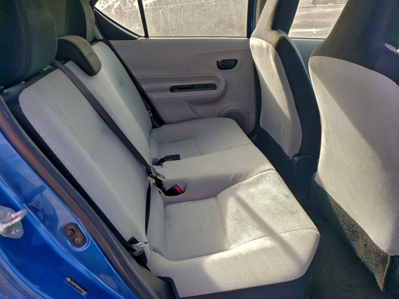 2013 TOYOTA PRIUS C photo 10