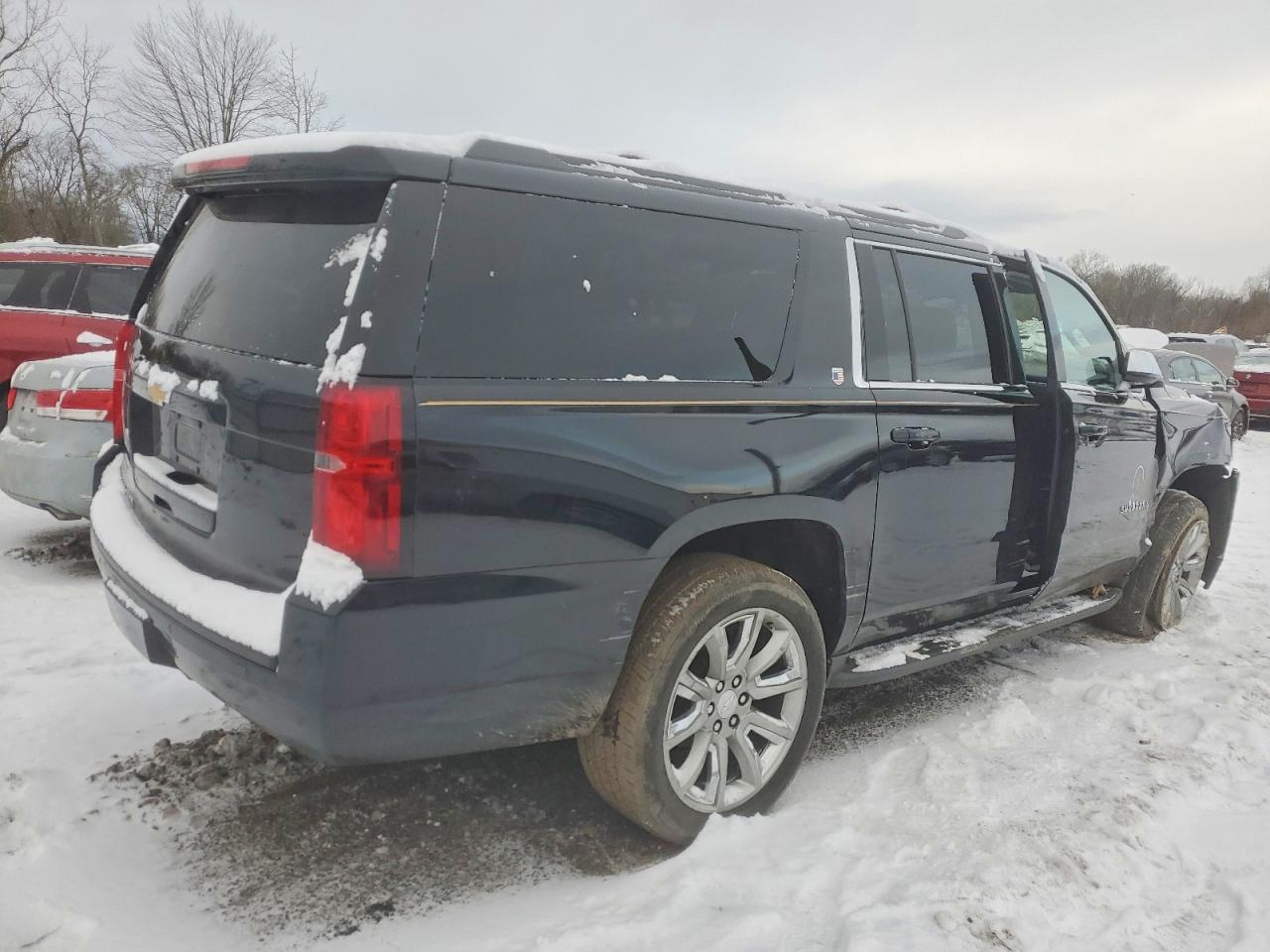 2018 CHEVROLET SUBURBAN K1500 LT photo 3