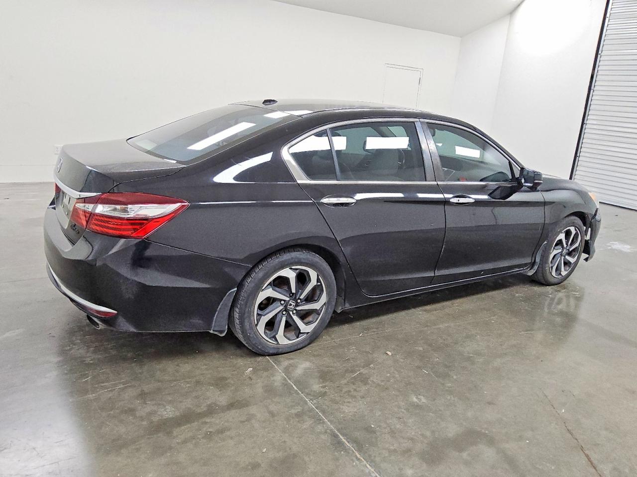 2017 HONDA ACCORD EXL photo 3