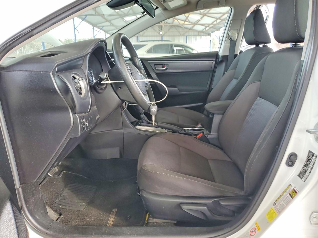 2017 TOYOTA COROLLA L photo 7