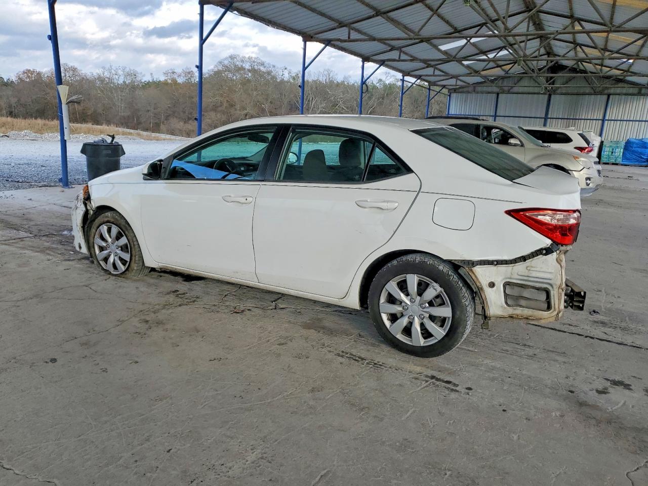 2017 TOYOTA COROLLA L photo 2