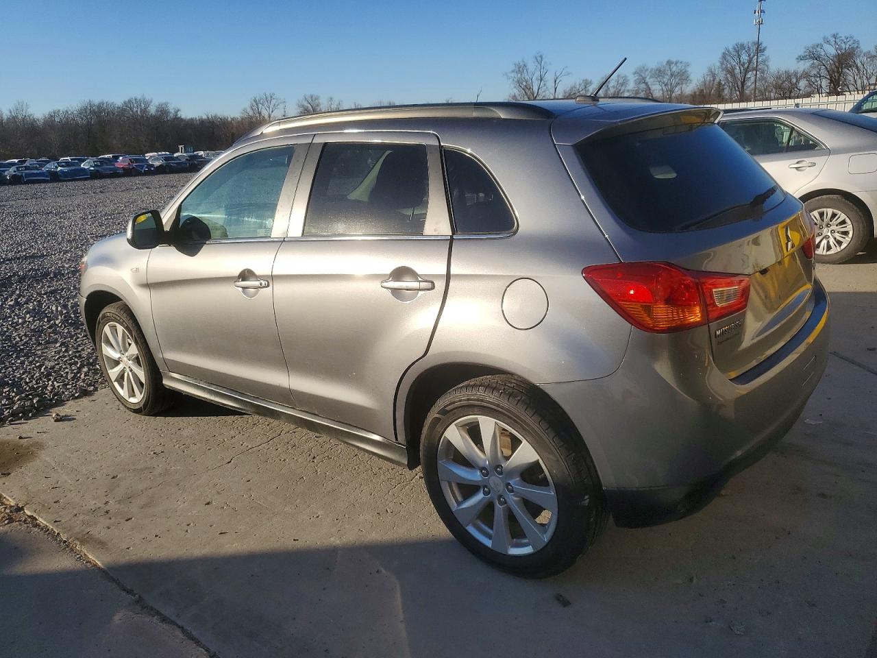 2013 MITSUBISHI OUTLANDER SPORT SE photo 2