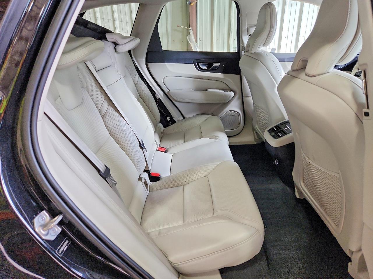 2019 VOLVO XC60 T5 INSCRIPTION photo 11