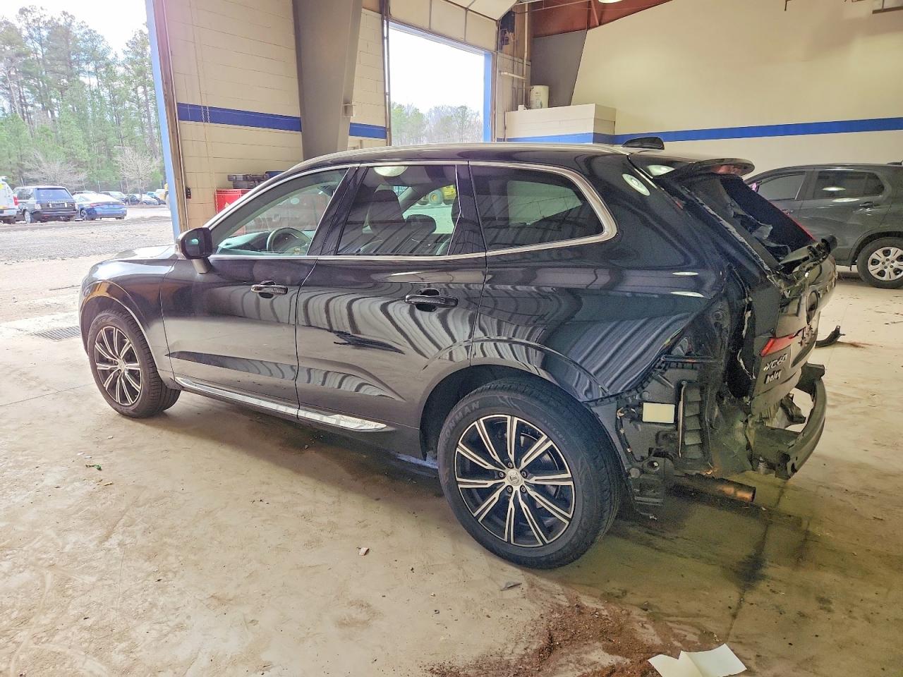 2019 VOLVO XC60 T5 INSCRIPTION photo 2