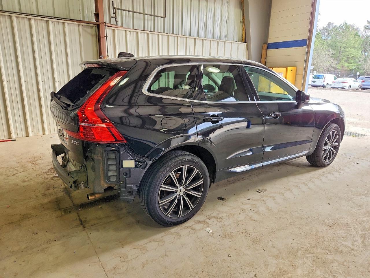 2019 VOLVO XC60 T5 INSCRIPTION photo 3