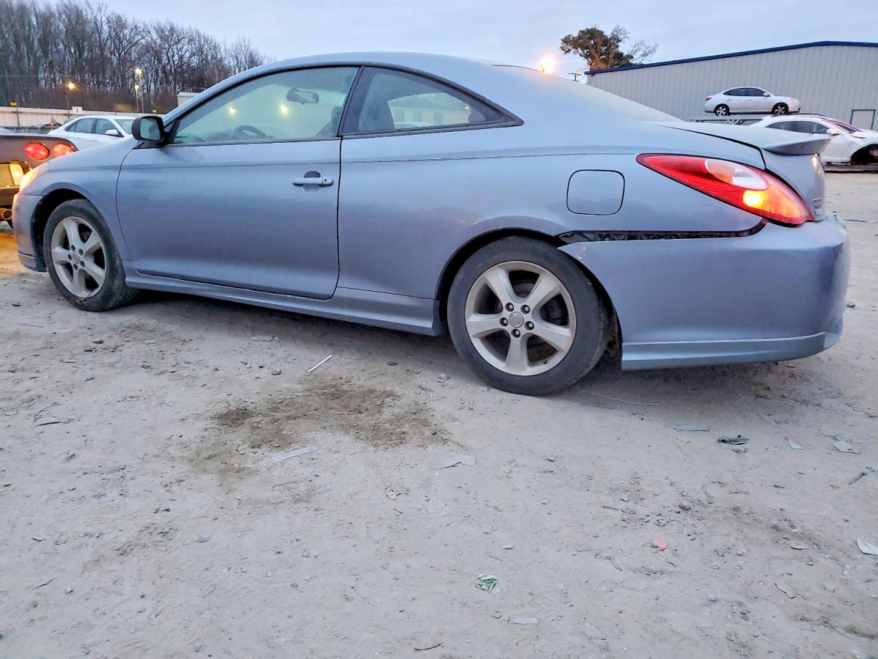 2005 TOYOTA CAMRY SOLARA SE photo 2