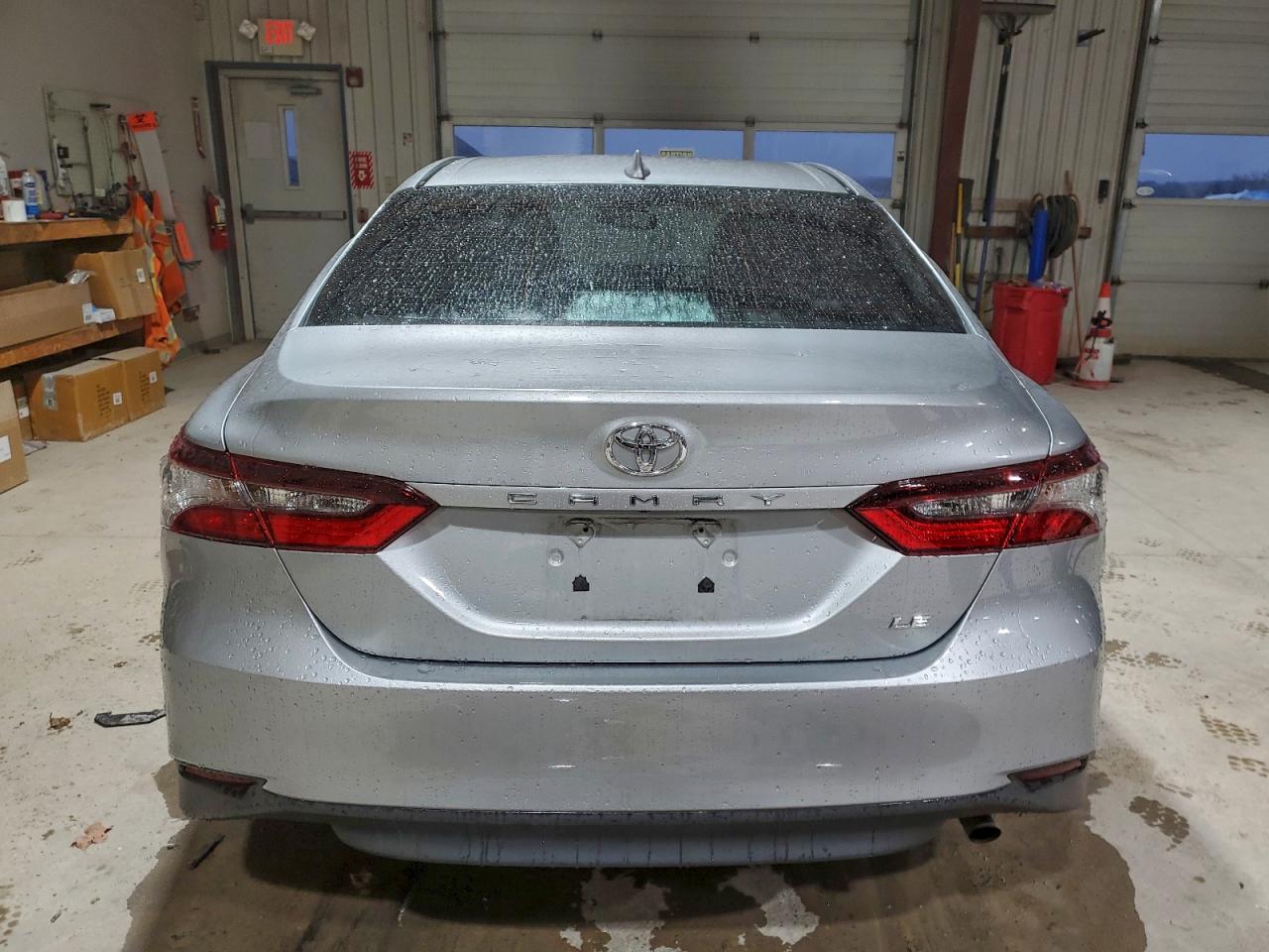 2021 TOYOTA CAMRY LE photo 6