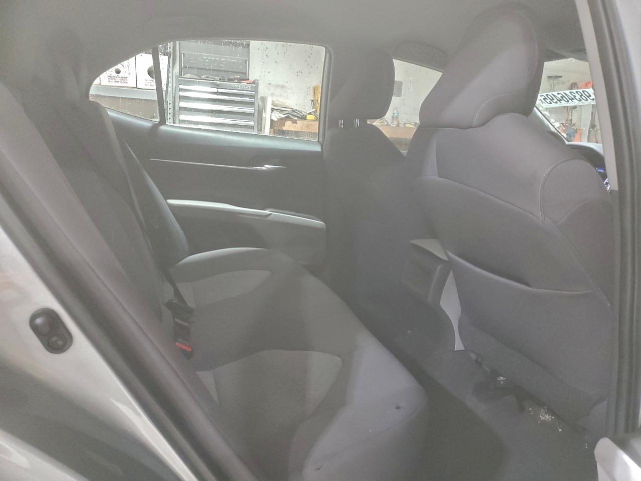 2021 TOYOTA CAMRY LE photo 10