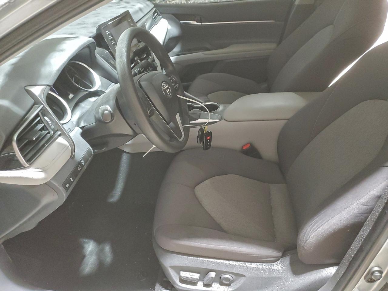 2021 TOYOTA CAMRY LE photo 7