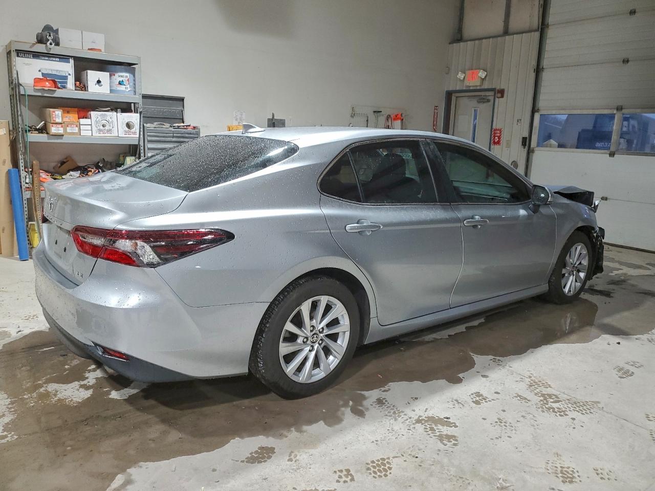2021 TOYOTA CAMRY LE photo 3