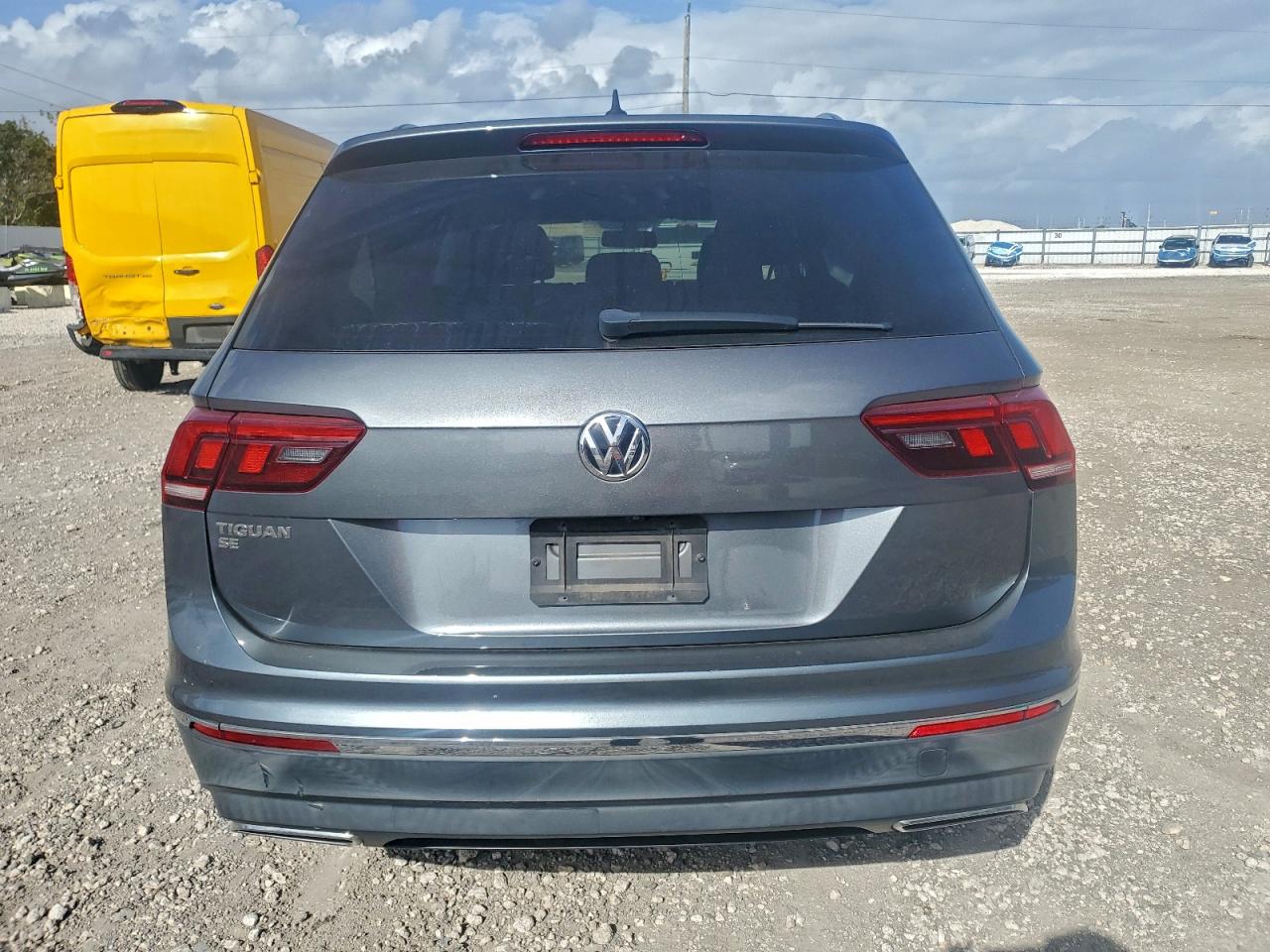 2020 VOLKSWAGEN TIGUAN SE photo 6