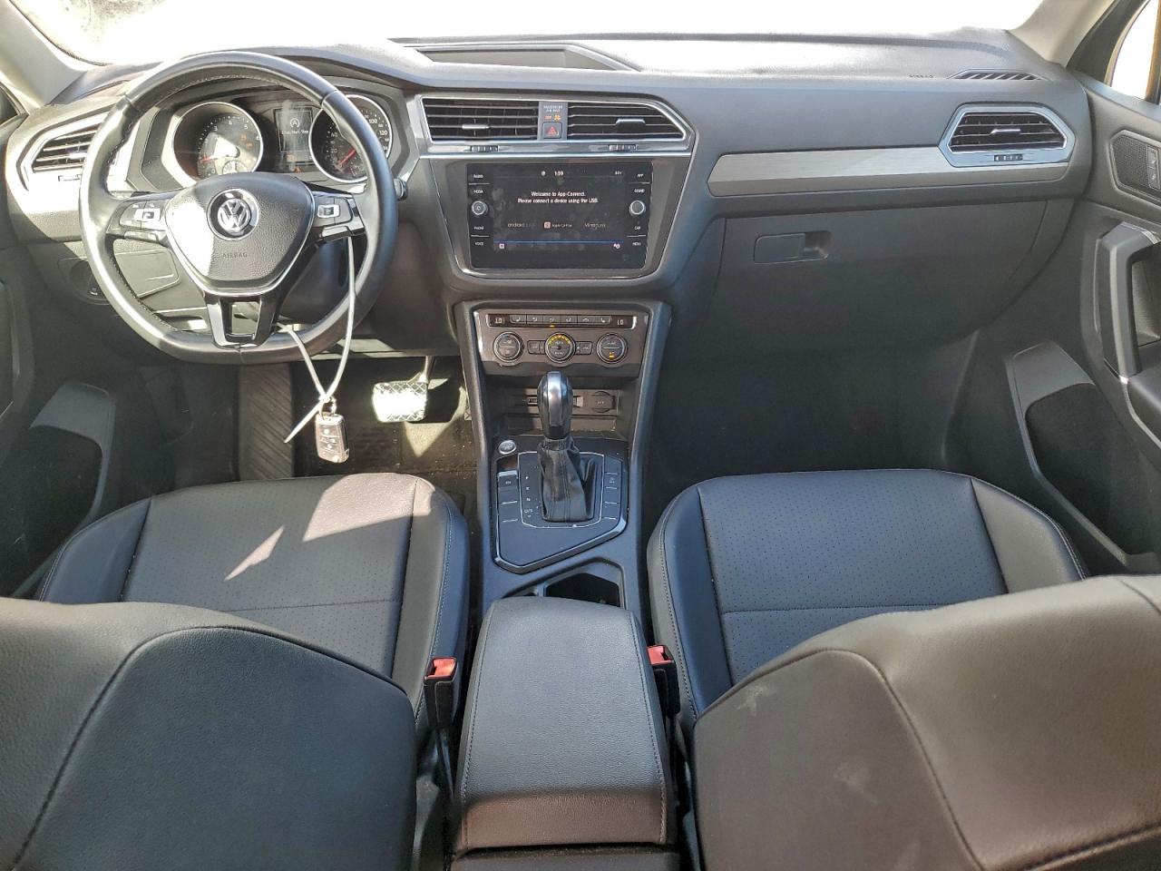 2020 VOLKSWAGEN TIGUAN SE photo 8