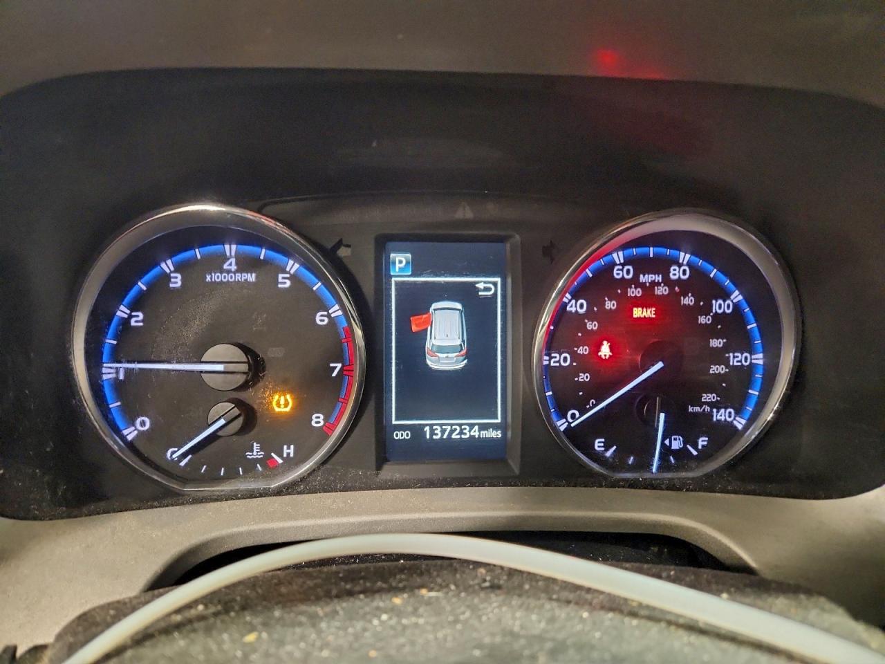 2016 TOYOTA RAV4 XLE photo 9
