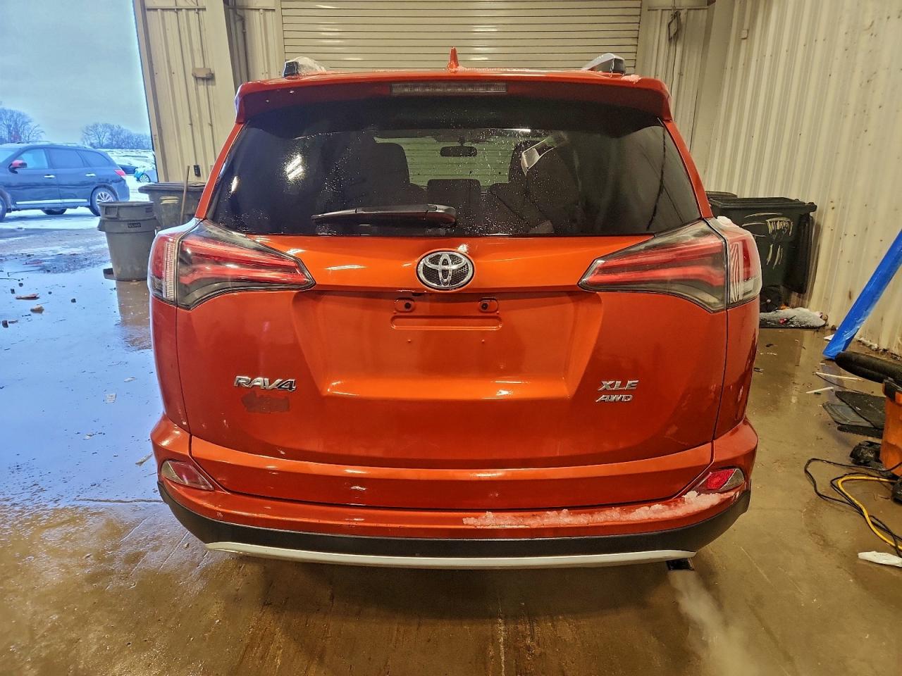 2016 TOYOTA RAV4 XLE photo 6
