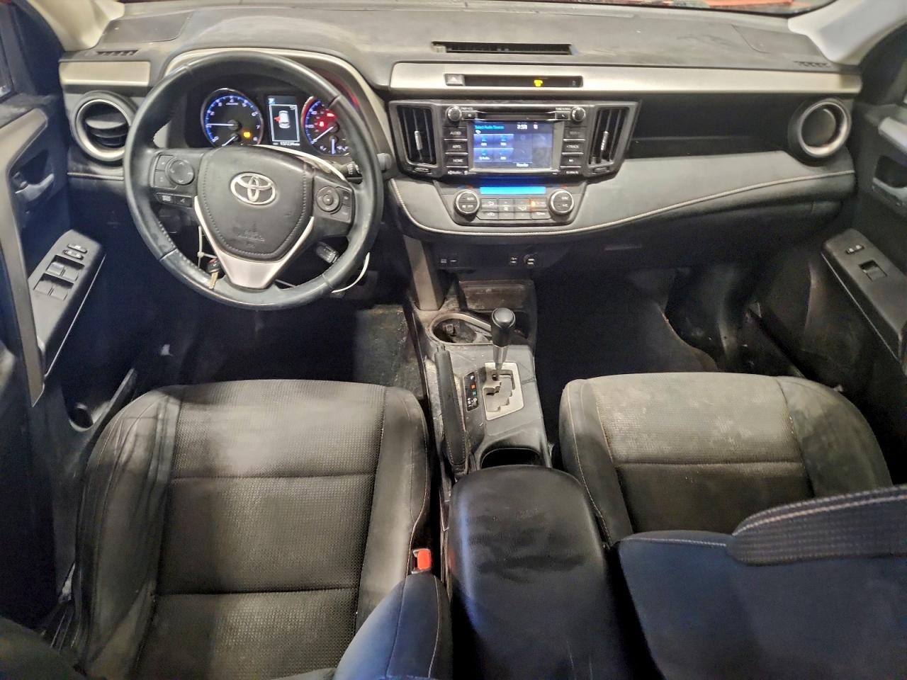 2016 TOYOTA RAV4 XLE photo 8