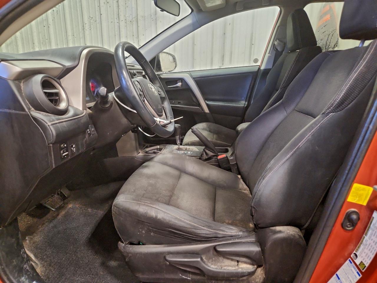 2016 TOYOTA RAV4 XLE photo 7
