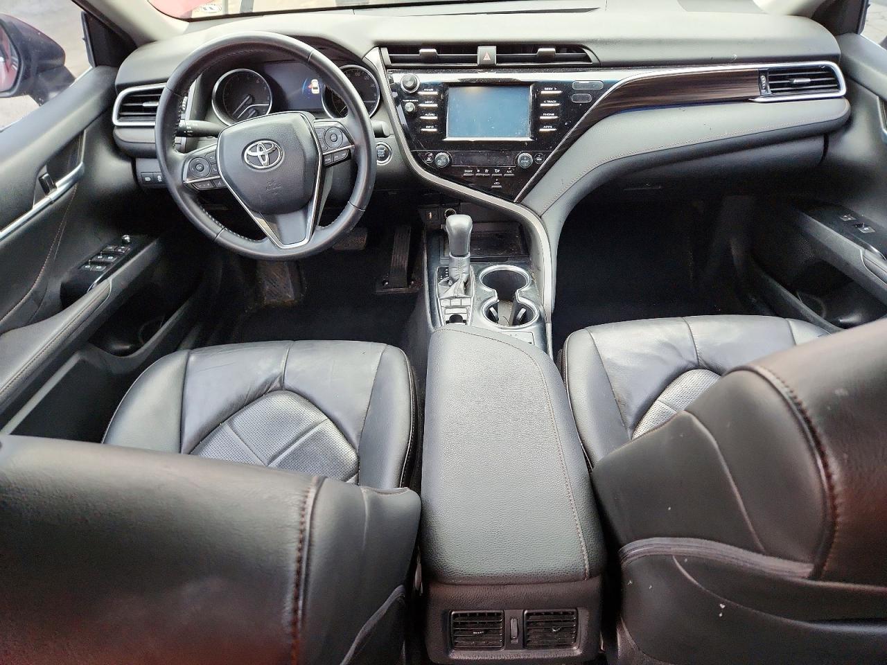 2018 TOYOTA CAMRY L photo 8